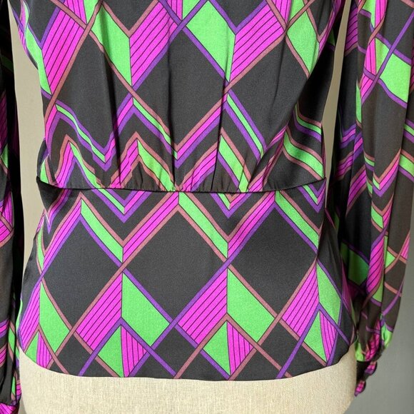 DIANE VON FURSTENBERG Stunning Wrap Wrinkle Free Silk Shirt - Size 4 - Picture 8 of 12